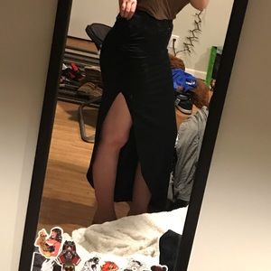 Black side slit skirt